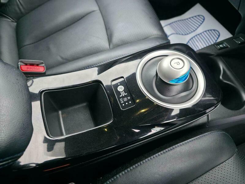 Nissan Leaf Tekna Black #47