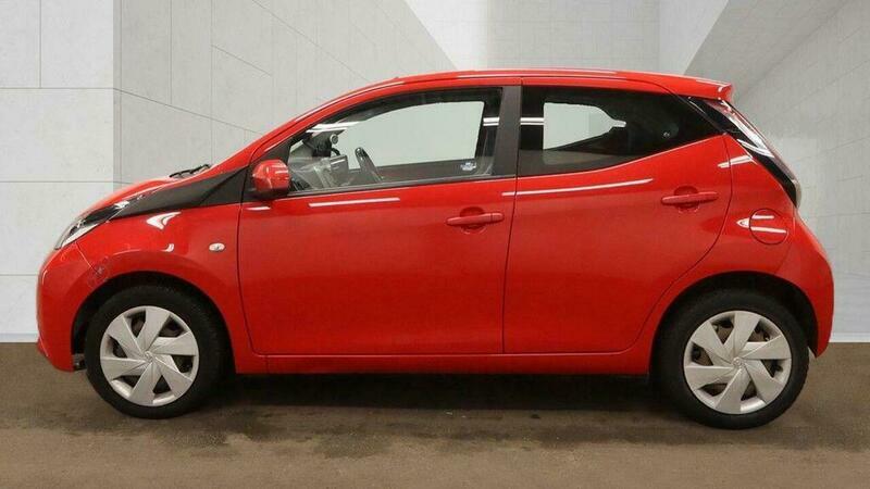 Toyota Aygo 1.0 Vvt-i X-play Euro Red #5