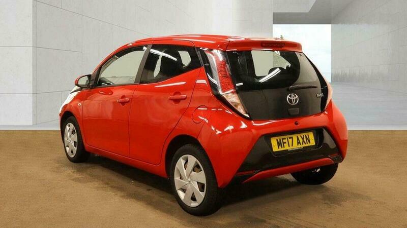 Toyota Aygo 1.0 Vvt-i X-play Euro Red #6