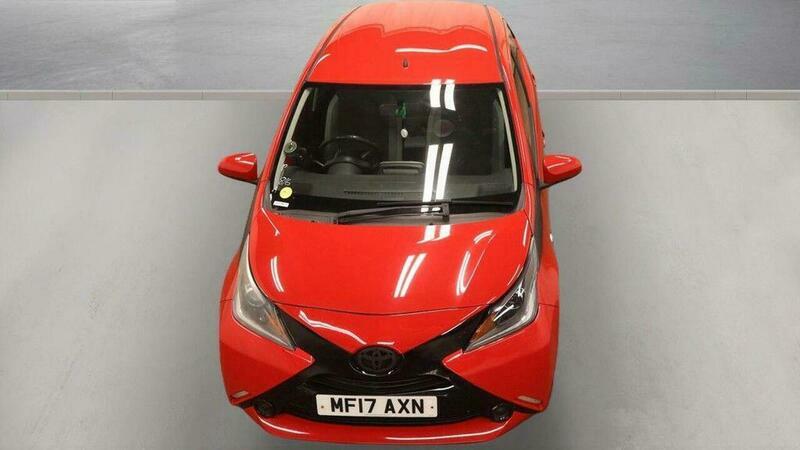 Toyota Aygo 1.0 Vvt-i X-play Euro Red #2