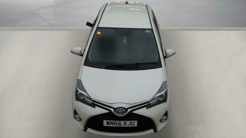 Toyota Yaris Hatchback Red #2