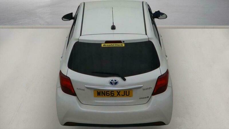 Toyota Yaris Hatchback Red #7