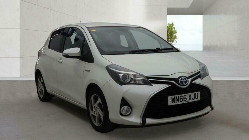 Toyota Yaris Hatchback Red #1