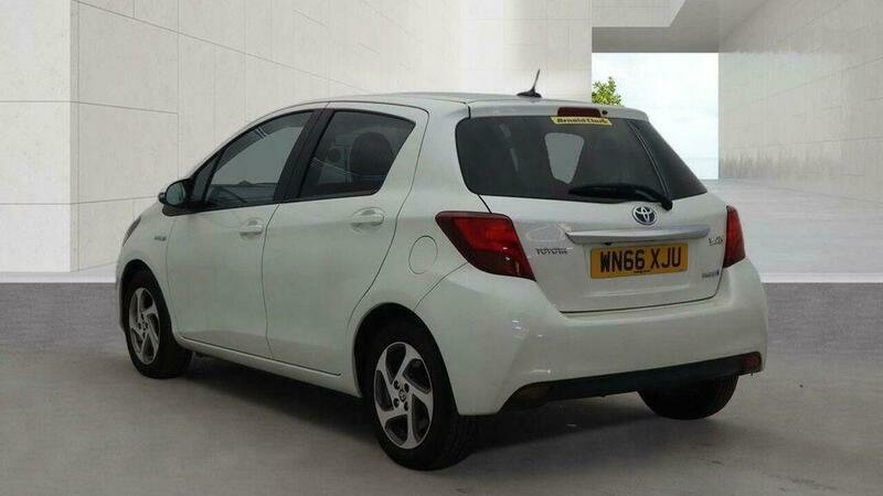 Toyota Yaris Hatchback Red #6