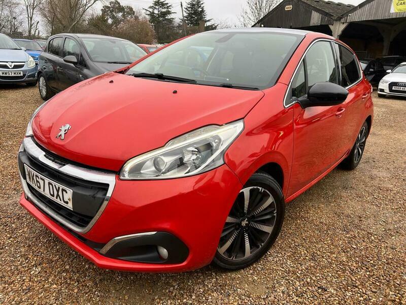 Peugeot 208 1.2 Puretech Allure Premium Orange