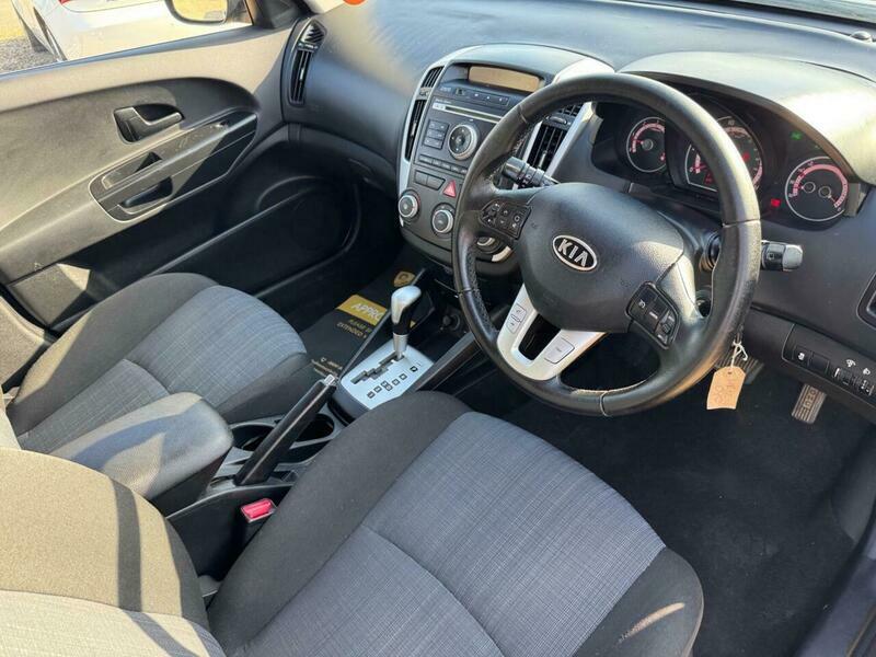 Kia Ceed 1.4 Crdi 1 White #17