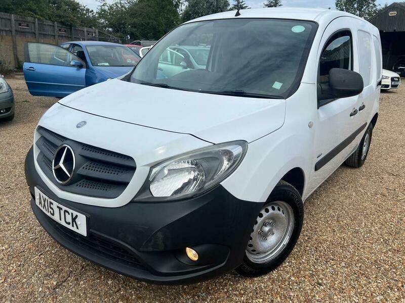 Mercedes-Benz G Class 1.5 109 Cdi Blueefficiency White #4