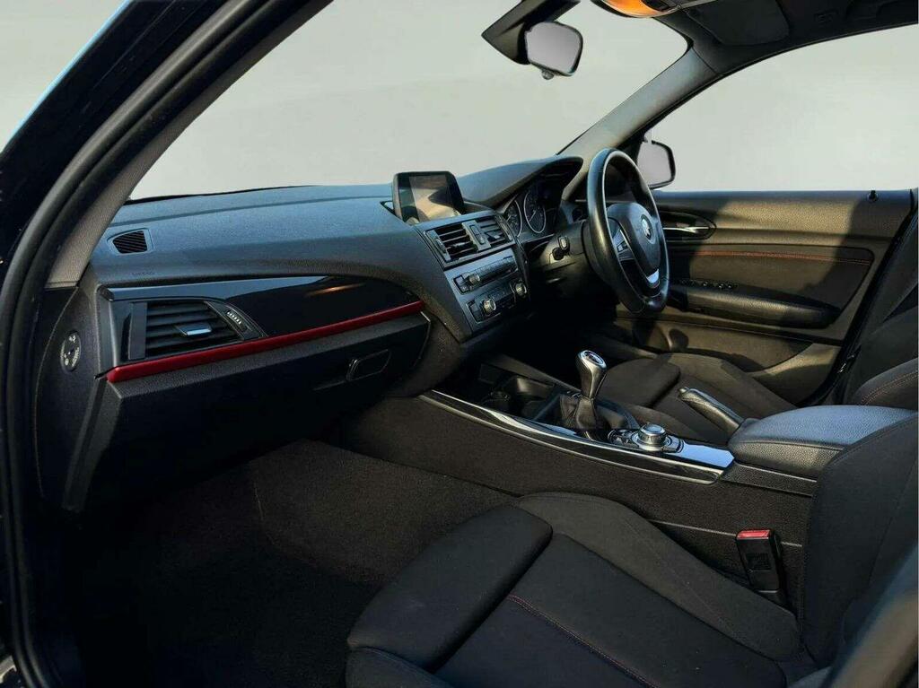 BMW 1 Series Hatchback Black #18