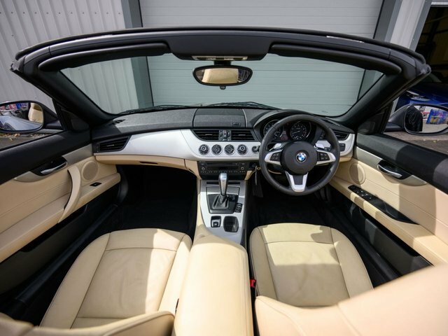 BMW Z4 2011 2.5 23I Convertible Sdrive Eu Black #3