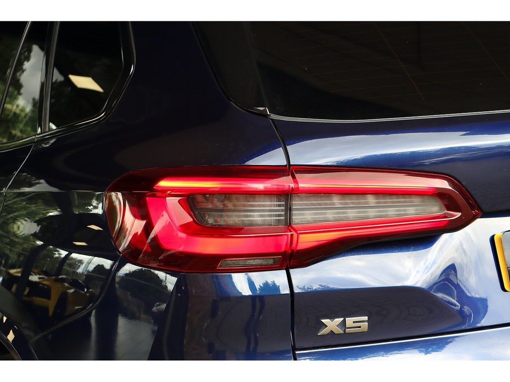 BMW X5 M50d Blue #3
