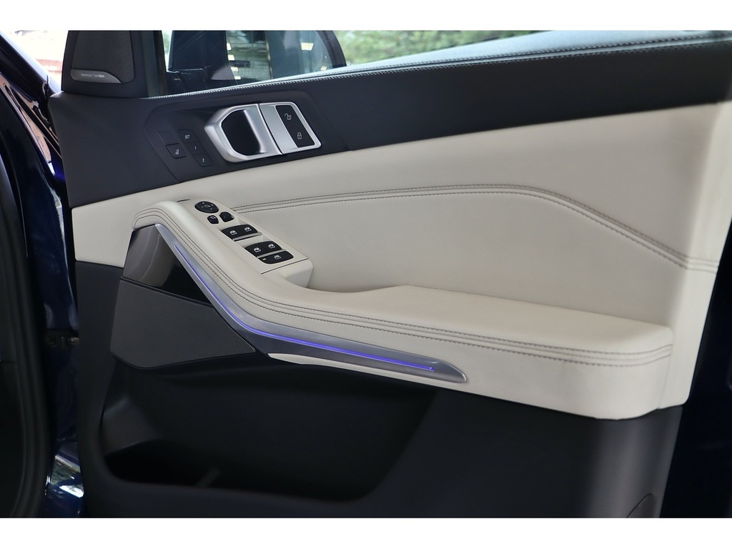 BMW X5 M50d Blue #6