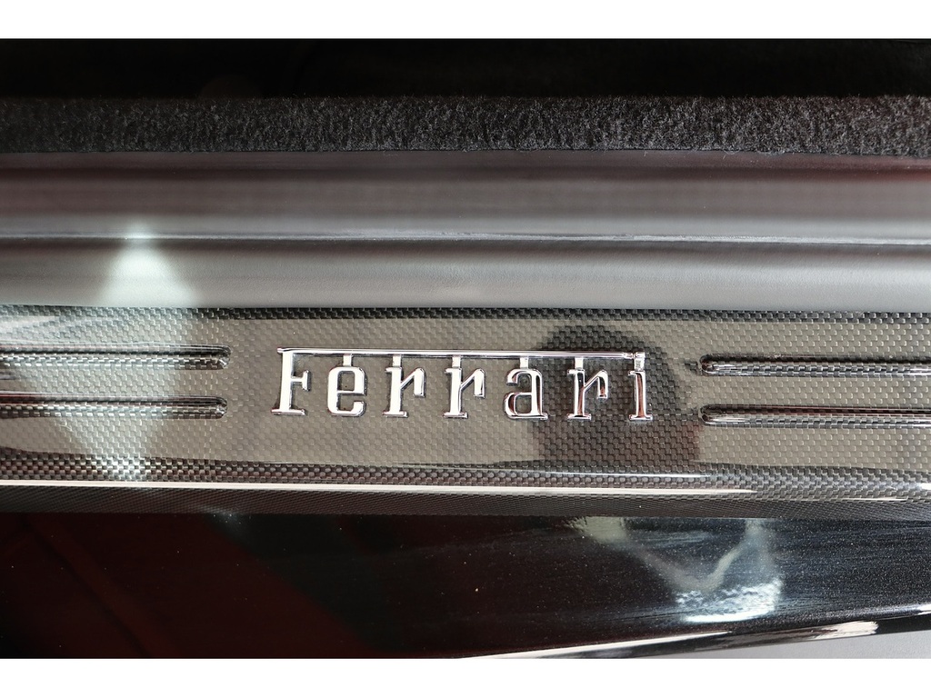 Ferrari Portofino M #19