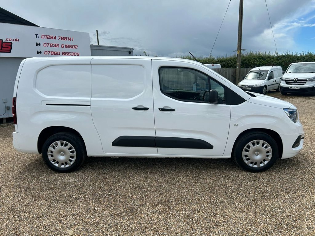 Vauxhall Combo 1.5L Sportive White #6