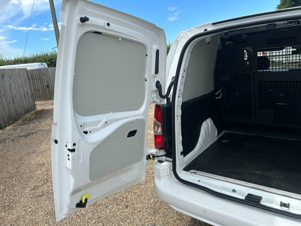 Vauxhall Combo 1.2 Energy Ss 129 Bhp Blue #23