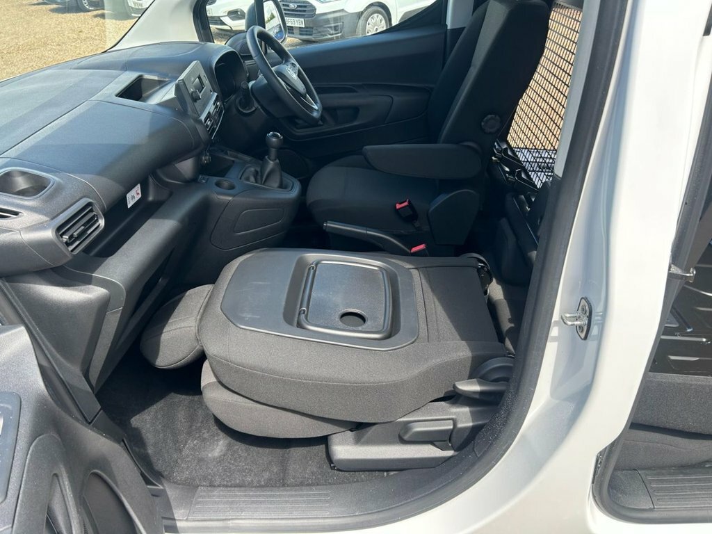 Vauxhall Combo 1.2 Energy Ss 129 Bhp Blue #31