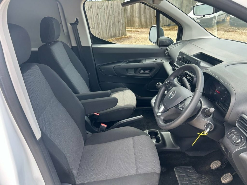 Vauxhall Combo 1.2 Energy Ss 129 Bhp Blue #7