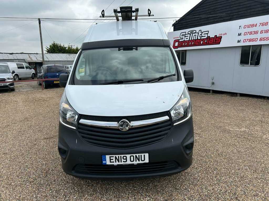 Vauxhall Vivaro Mpv White #4