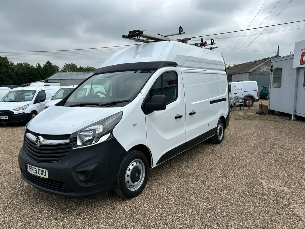 Vauxhall Vivaro Mpv White #2