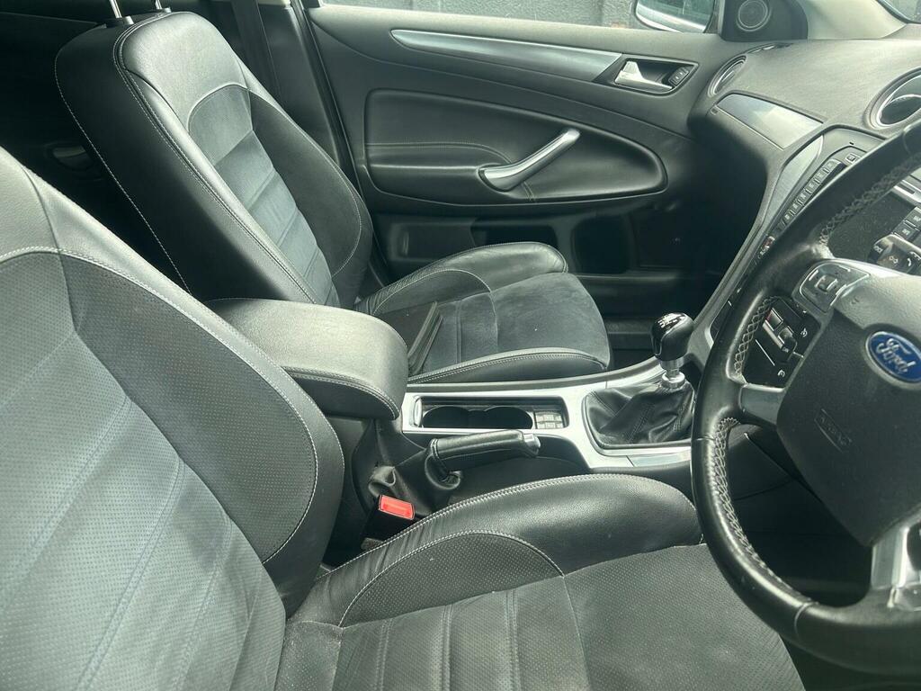 Ford Mondeo Hatchback Zetec Black #6