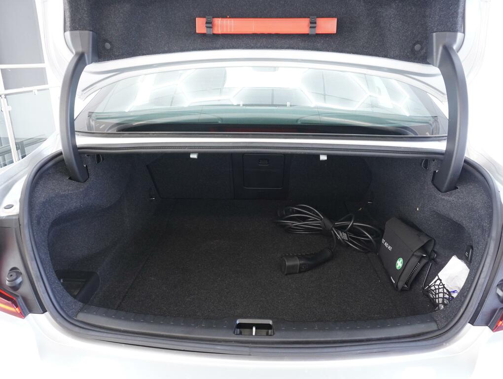 Volvo S60 2.0H T8 Recharge 11.6Kwh Polestar Engineered Saloo Silver #6