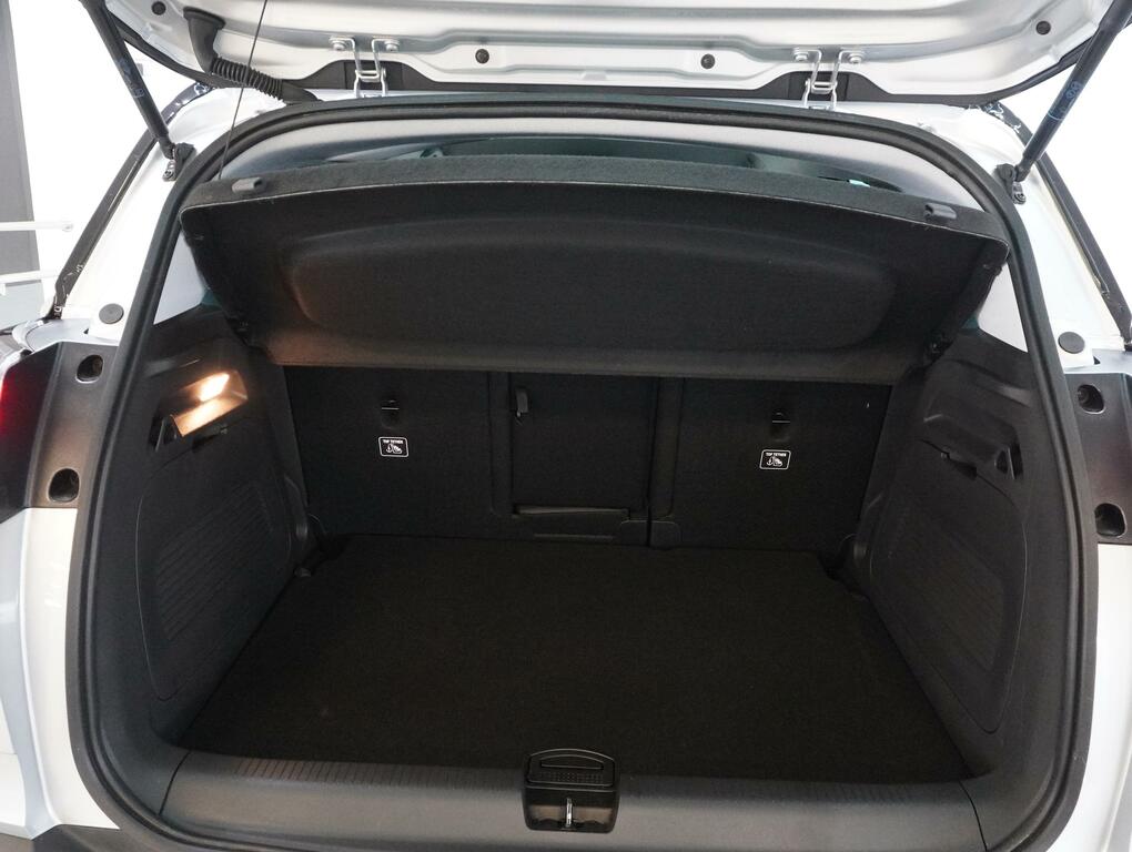 Vauxhall Crossland Hatchback Ultimate Silver #6