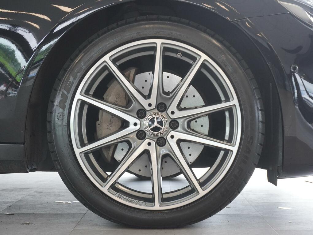Mercedes-Benz E Class 2.0 E220d Amg Line Edition Premium Saloon Di CVZ7686 Black #2