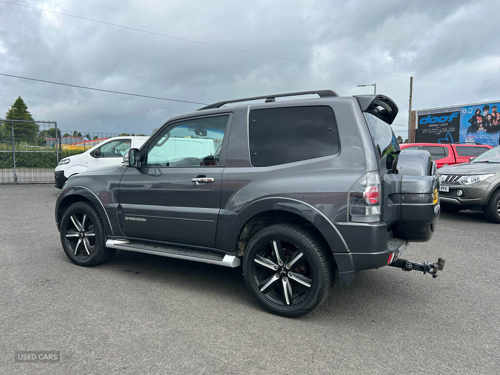 Mitsubishi Shogun Sg2 White #7