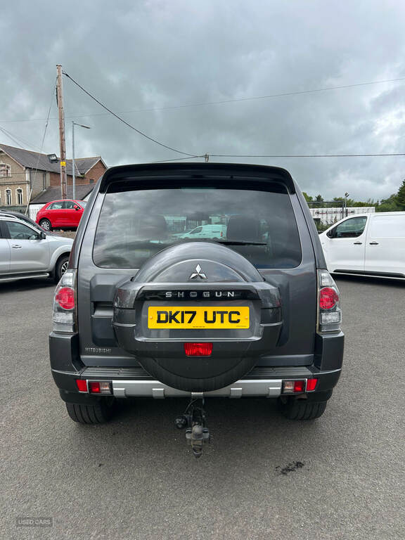 Mitsubishi Shogun Sg2 White #9