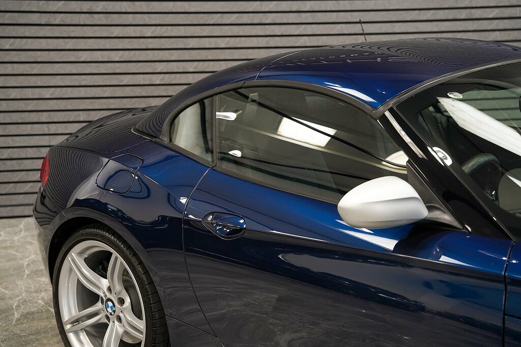 BMW Z4 Convertible White #25