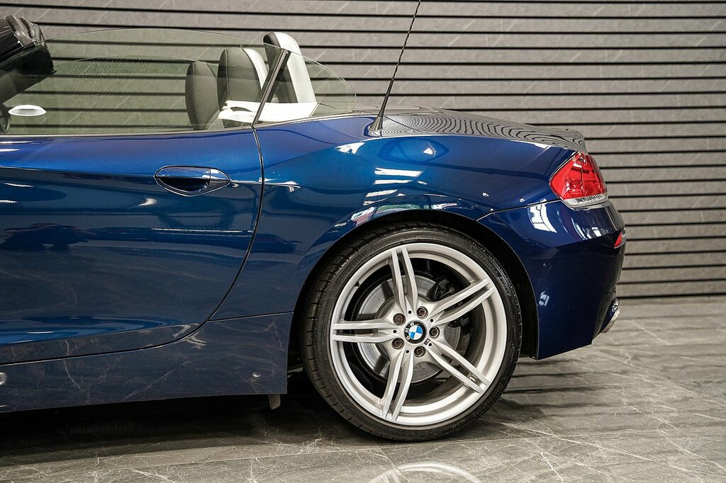 BMW Z4 Convertible White #19