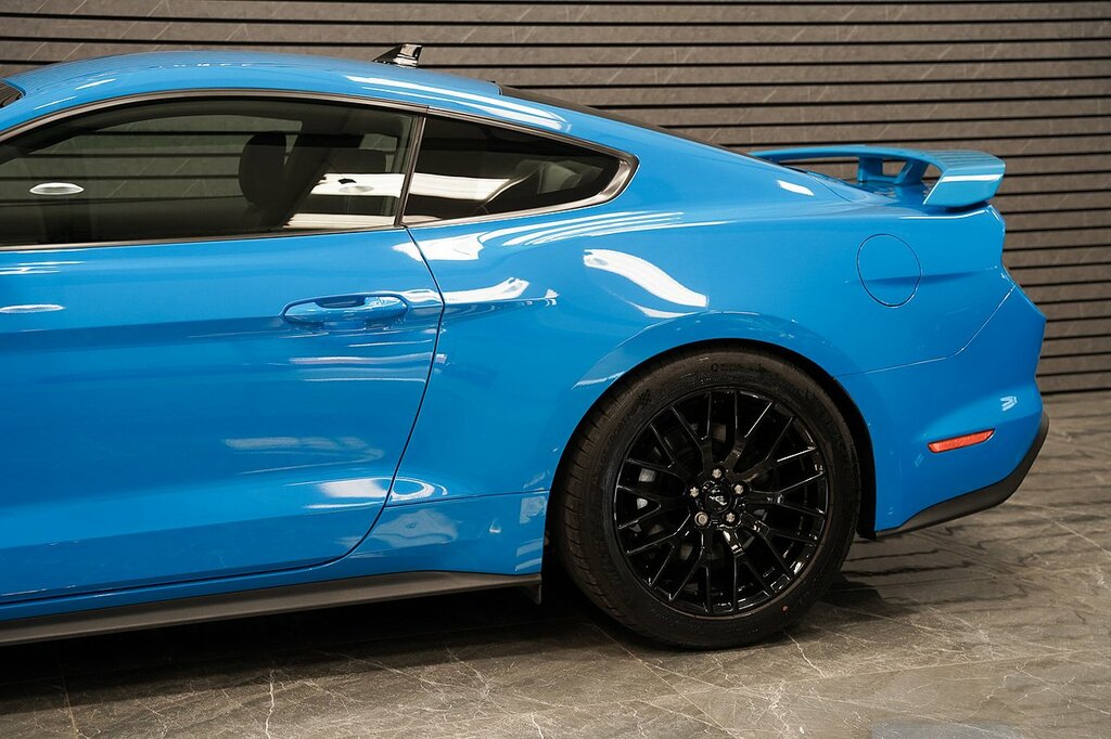 Ford Mustang Mach 1 Black #27