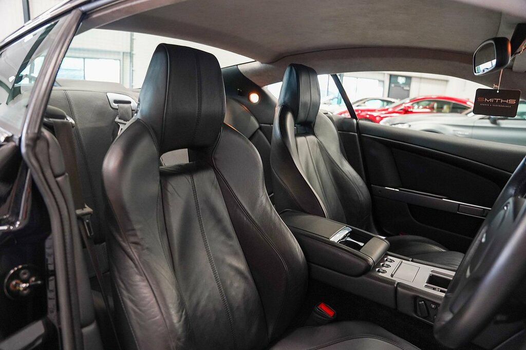 Aston Martin DB9 V12 Black #10