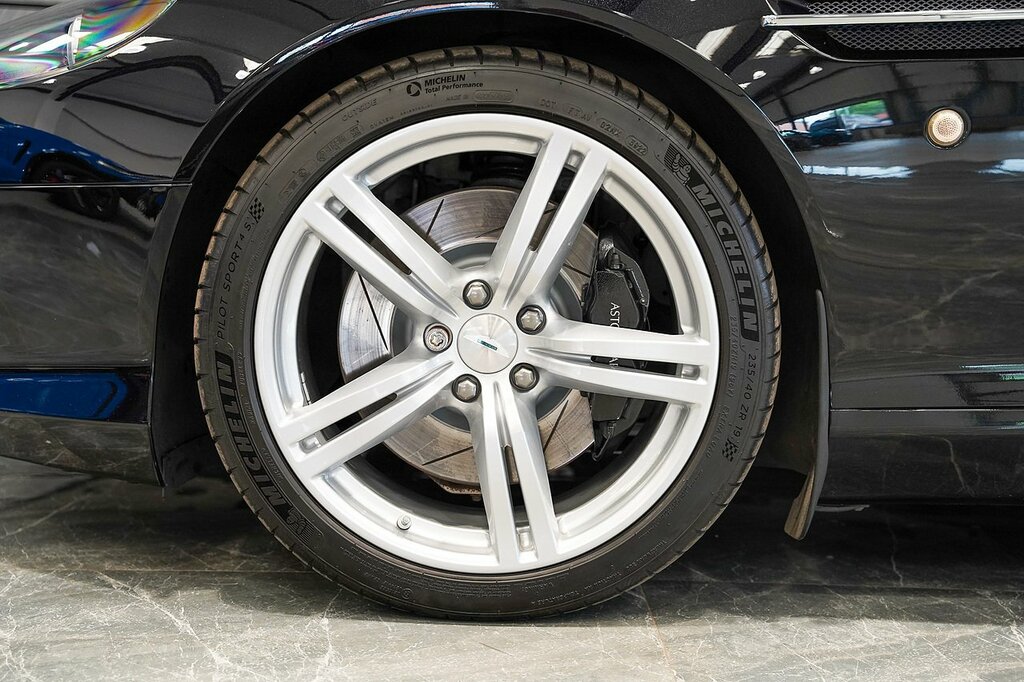 Aston Martin DB9 V12 Black #8