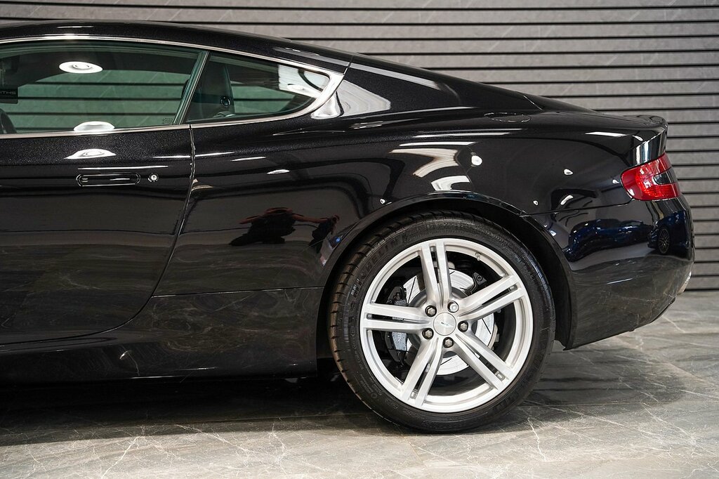 Aston Martin DB9 V12 Black #23