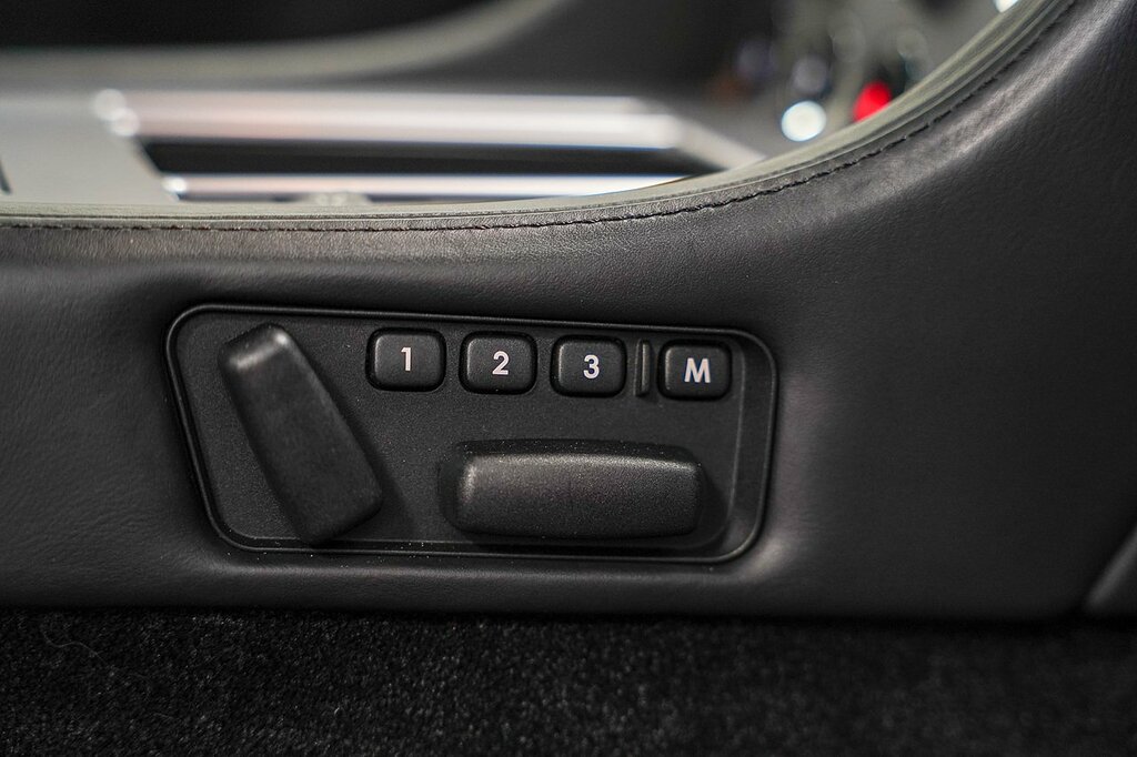 Aston Martin DB9 V12 Black #16