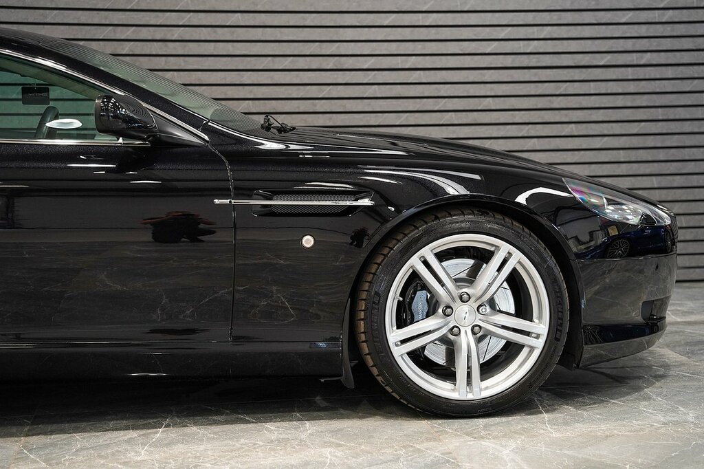 Aston Martin DB9 V12 Black #24