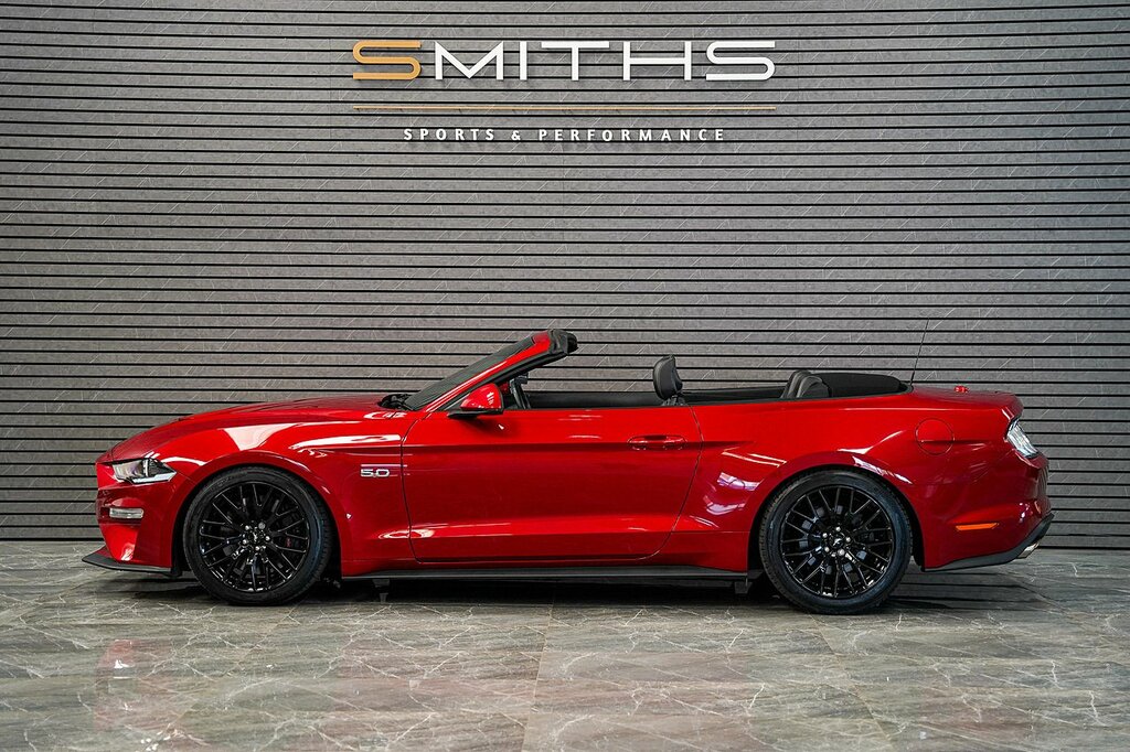 Ford Mustang V8 Gt Red