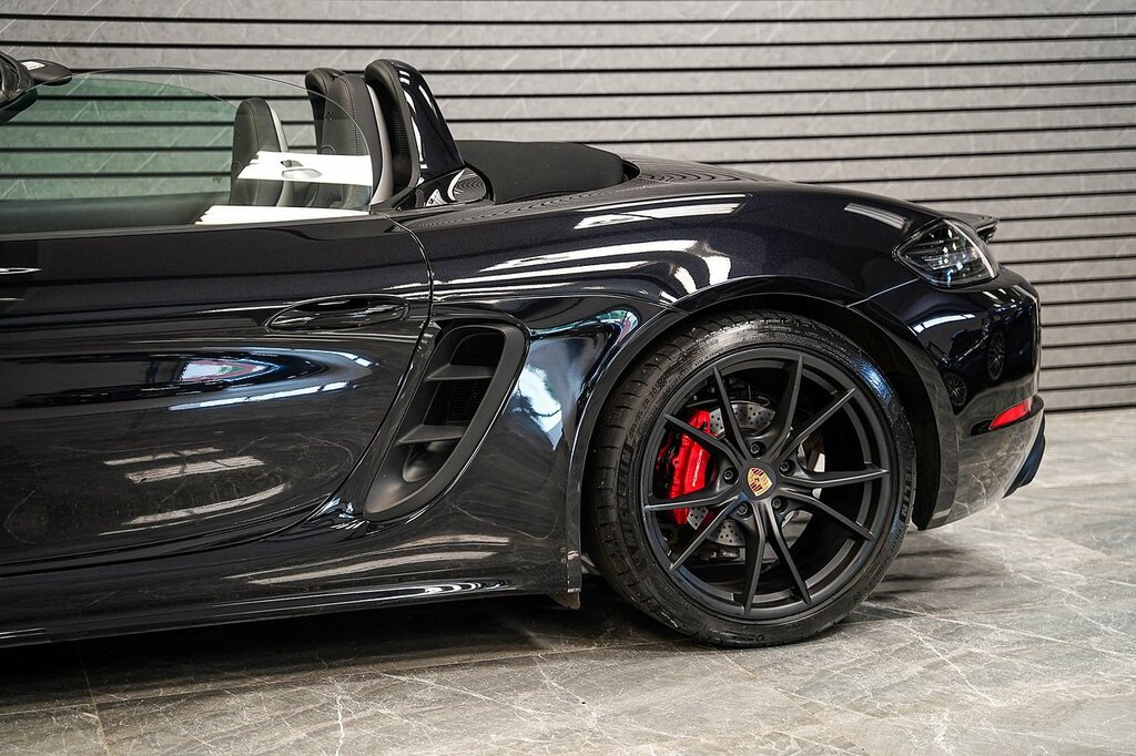 Porsche 718 Boxster T Gts Black #5