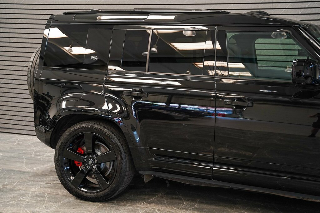 Land Rover Defender 110 D300 Mhev X Black #5