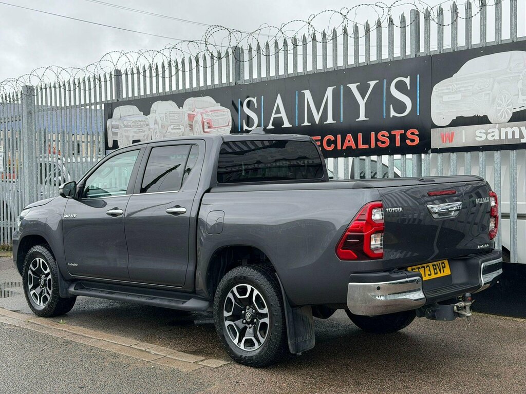 Toyota HILUX 2.8 D-4d Invincible X Double Cab Pickup 4Wd E White #22