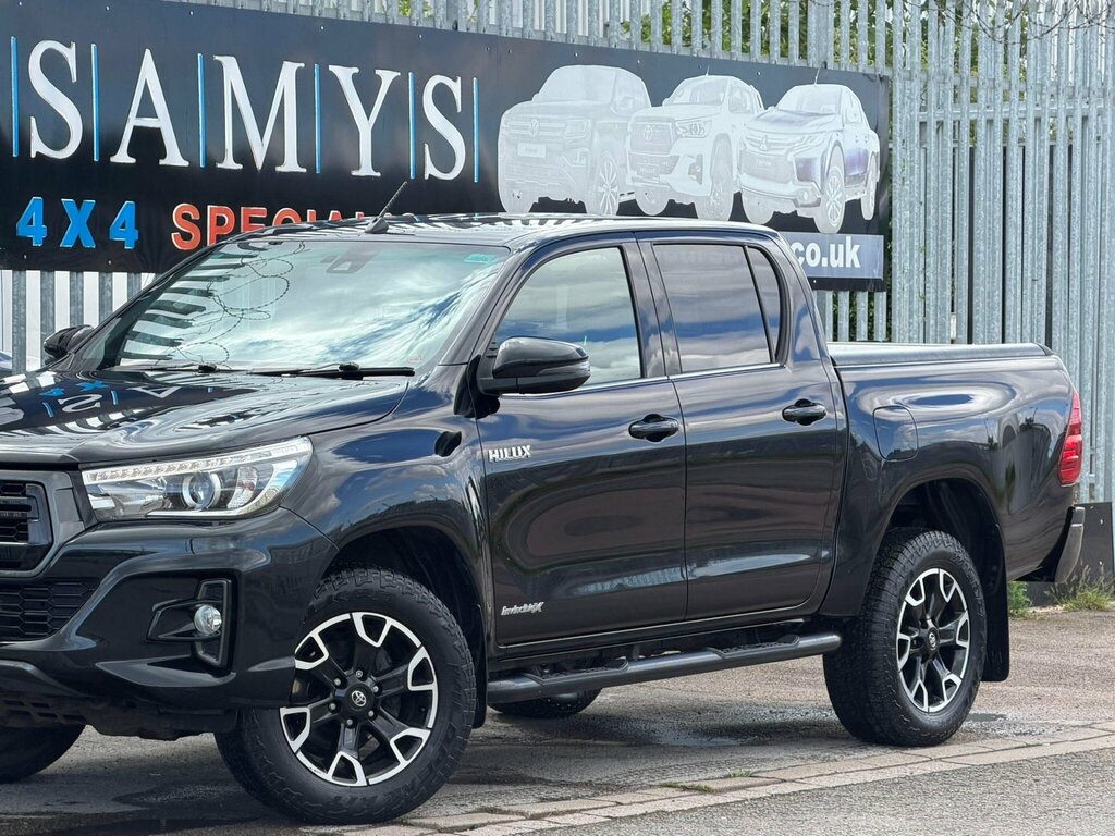 Toyota HILUX 2.4 D-4d Invincible X 4Wd Euro 6 Ss T Black #2