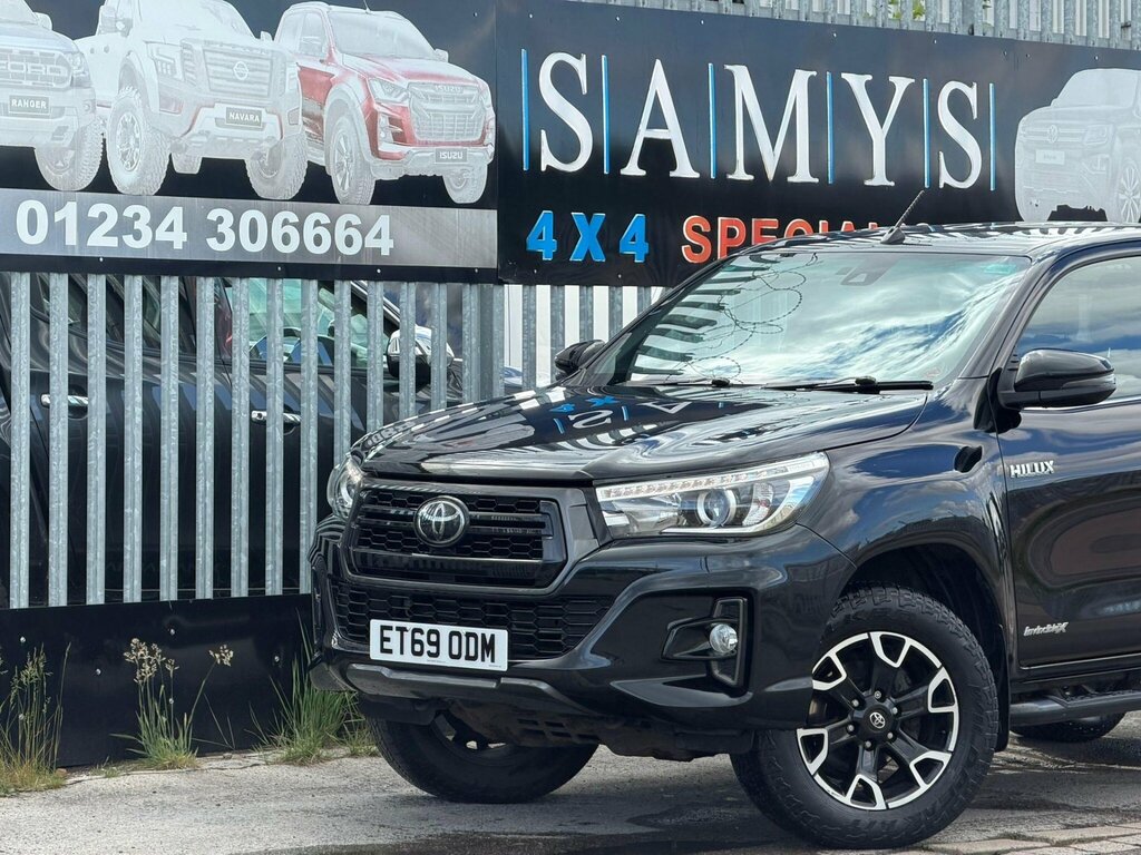 Toyota HILUX 2.4 D-4d Invincible X 4Wd Euro 6 Ss T Black #3