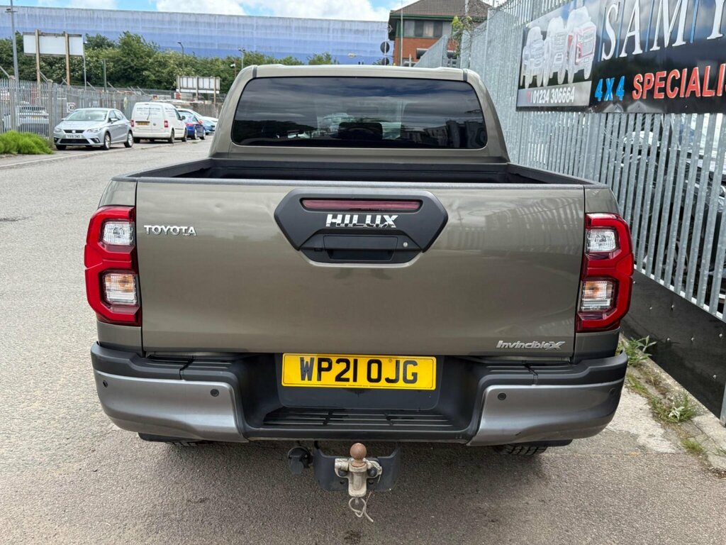 Toyota HILUX 2.8 D-4d Invincible X 4Wd Euro 6 Ss Brown #5