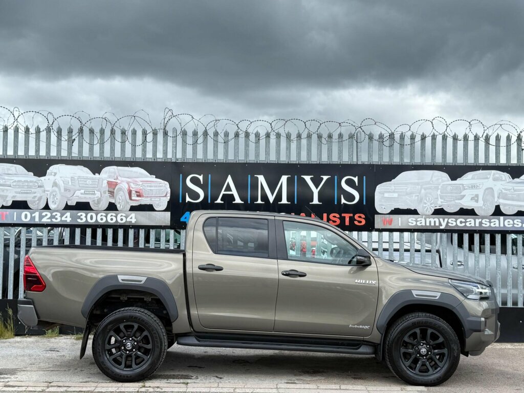 Toyota HILUX 2.8 D-4d Invincible X 4Wd Euro 6 Ss Brown #3