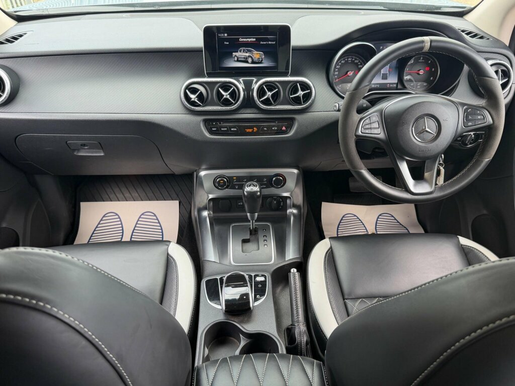 Mercedes-Benz X Class Pickup White #32