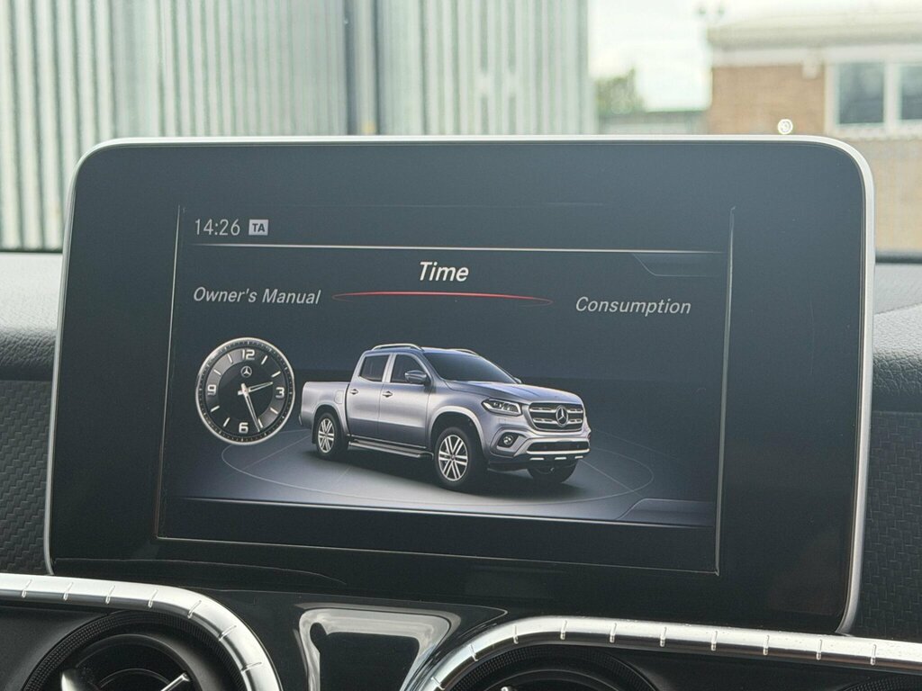 Mercedes-Benz X Class Pickup White #38