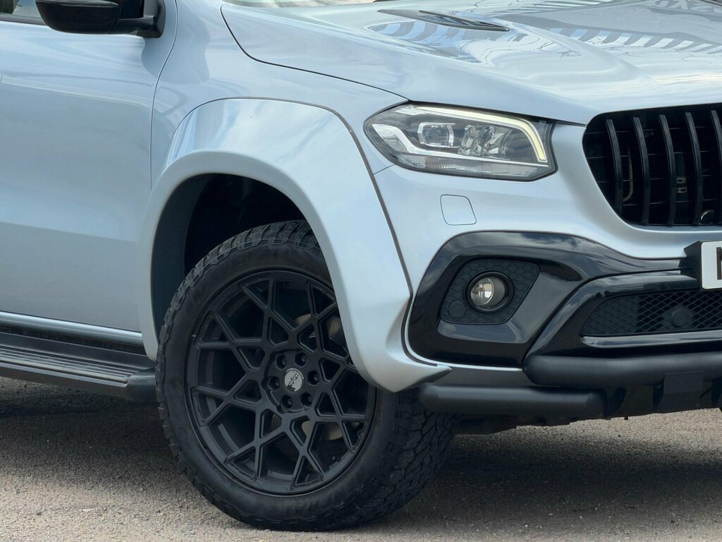 Mercedes-Benz X Class Pickup White #14