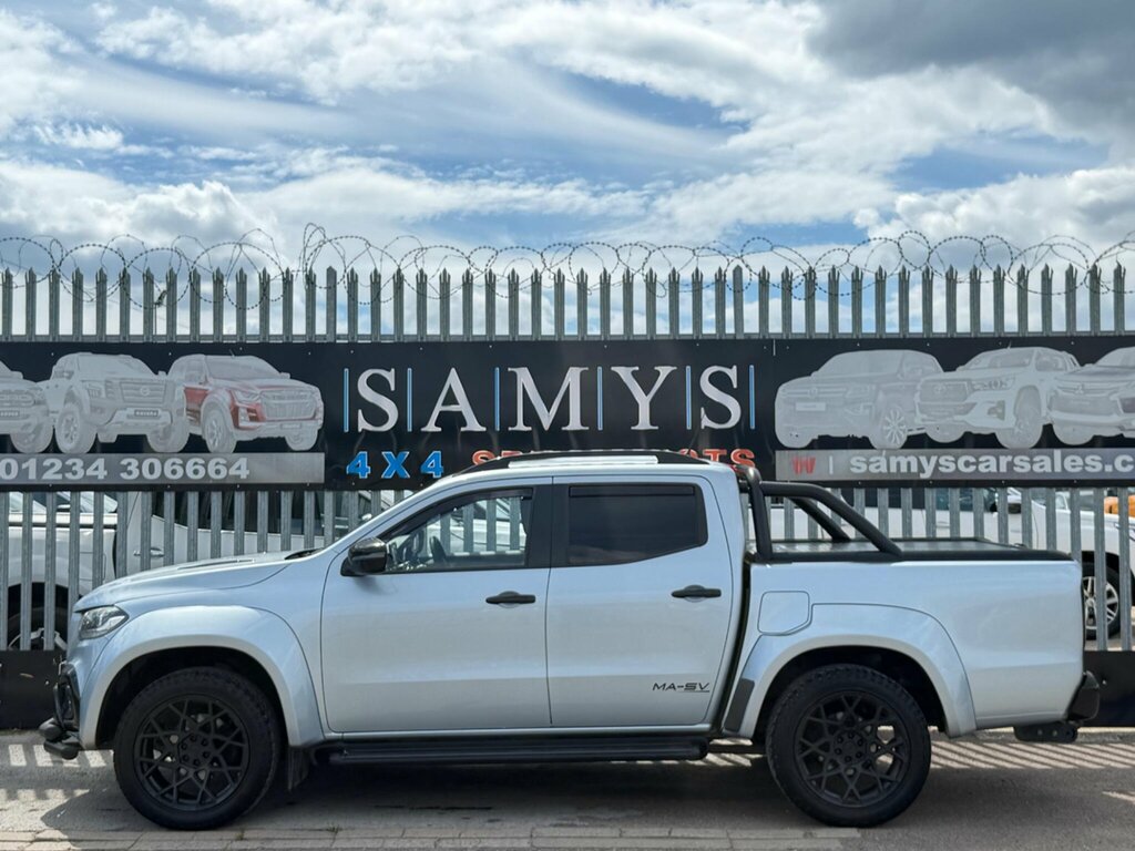Mercedes-Benz X Class Pickup White #18