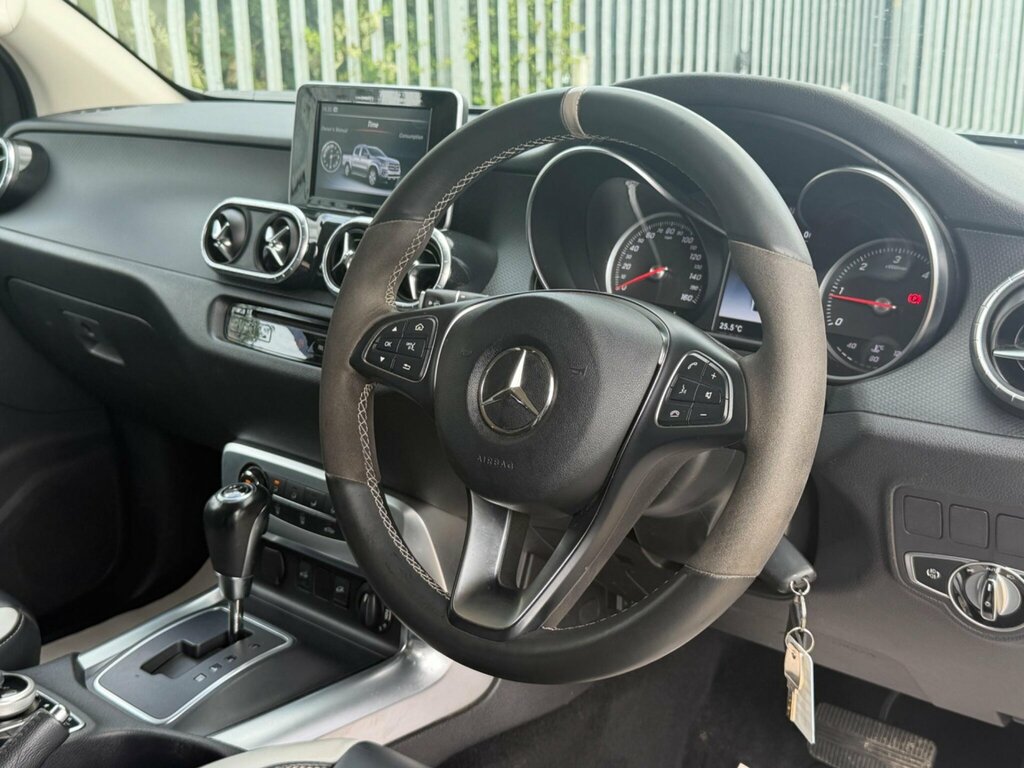 Mercedes-Benz X Class Pickup White #23