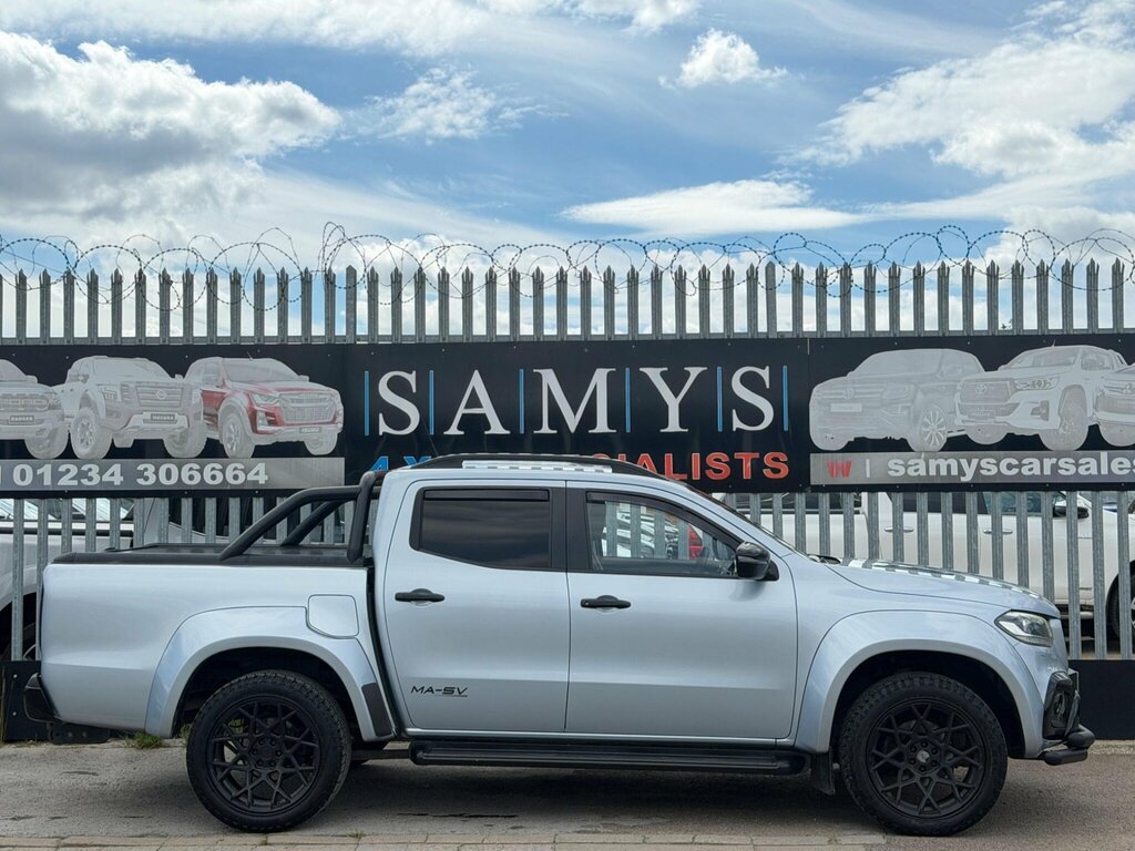Mercedes-Benz X Class Pickup White #17
